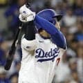 大谷翔平がマルチ安打！粘って粘って８球目のカーブを中前へ　直前にはカットしたファウルが自軍ベンチ付近へ　打席で苦笑い　１０号の次打席で技あり安打