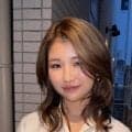 女子ゴルフ山下蘭さん、姉美夢有さんとの「すっぴん旅」白のノースリーブでアヒル口の変顔