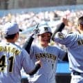 阪神　連勝でリーグ３０勝一番乗り！八回大ピンチをベテラン岩崎がしのぐ「村上の勝ちを守れた」佐藤輝明＆森下翔太が３発競演　村上は４勝目