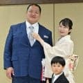 妻と５歳長男に見守られ断髪式　元北勝富士が万感「土俵人生に一片の悔いはありません」ニューヘアには笑み