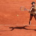 【全仏テニス】大坂なおみ、大会自身最高の１６強入り　４大大会区切りの１００試合目を勝利で飾る…２時間５８分の死闘制す、０４年の浅越しのぶ以来の１６強入り