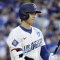 大谷翔平が好機でＡＢＳ三振　アウトロー見極めでボール判定も覆る　ベンチに戻る際に悔しさにじませる