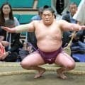 十両・尊富士が同じ青森出身の兄弟子・宝富士の断髪式でハサミ　中学時代に初対面「憧れでまさか同じ部屋で稽古するとは」