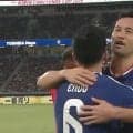 「泣きそう」日本代表・吉田麻也の途中交代に両チーム選手が花道演出「かっこよかったぞ」「魂感じた」キャプテンマークは遠藤航に引き継ぐ