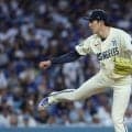 佐々木朗希に“ポンッ”　降板直前に発見…そっと寄り添ったフリーマンが「めっちゃ素敵」