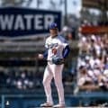 ロバーツ監督が山本由伸を絶賛「エースの証」５回１死二、三塁から２者連続三振に「試合の分岐点だった」ＭＬＢ最多２２発シュワバー、ターナーを圧倒