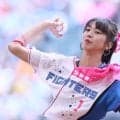 「とんでもないものはいてる！」エスコン降臨の人気アイドル　奇抜すぎるスカートお始球式に騒然「個性爆発」「わろた」「インパクトでかすぎ」
