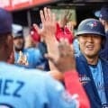 岡本13号直後…あまりに「尊い」光景　仲良し800億円男の“リスペクト”に虜「大好き」