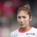 【WEリーグ】「すごく可愛い」「綺麗」32歳女子選手が話題…紙エプロン姿でカメラじーっ