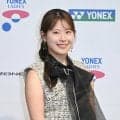 ノースリーブに膝上丈ショートパンツ　吉田鈴が華やかコーデ披露／ヨネックス・レディース前夜祭