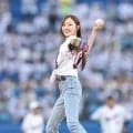 「外野からでも分かる脚の長さ！」元乃木坂４６の梅澤美波が始球式　ＳＮＳ沸く「めちゃ可愛い」「スタイル良すぎる…」