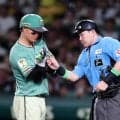 途中交代の阪神・森下翔太「明日になってみてからですね」五回に右手首に死球→試合後はアイシング　リーグトップ６個目デッドボール