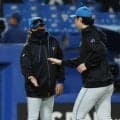 死闘２連勝の新庄監督が爆笑トーク「吸ったもん、吸った、吸った（笑）」池山監督にも言及「明日は見せません、笑顔を（笑）」