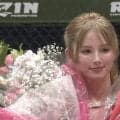 「まじか」RIZINアンバサダーのモデル美女が結婚を電撃発表！ ケージで“ド派手ドレス姿”サプライズ報告にファンから祝福の声「聞いてないぞ！」