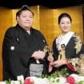 大相撲の元幕内剣翔が現役ＣＡ妻と異色の結婚披露宴！断髪式と同時開催に笑顔満開
