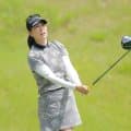 【女子ゴルフ】史上最長ブランクの１４年ぶりの優勝目指す木戸愛が首位タイ浮上　初優勝目指す吉田鈴と倉林紅に並ぶ