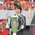 国立が騒然！櫻井翔がラグビー頂上決戦にサプライズ登場「すごい空気感」リーグワンＰＯ決勝で優勝トロフィーを運ぶ