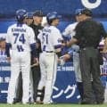 【DeNA】相川監督が退場、スイング判定巡り抗議し遅延行為