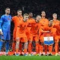 ｢舐めプきた｣オランダ代表がNYタイムズスクエアで集合写真！初戦前の“修学旅行”気分に日本サポから｢いい雰囲気だね｣｢負けてたまるか｣