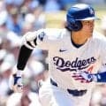 「なんで？」大谷翔平が試合中に“謎行動”　中継で発見…まさかの総ツッコミ