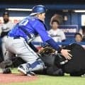 バットが直撃の川上審判員　家族が現状報告のメッセージ「今後もリハビリや治療を継続」「共に歩んでいく所存」【全文】
