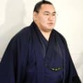 オシャレ力士が勢ぞろい！パリ出発前の色とりどり着物姿に騒然　霧島はド派手な黄緑でヴィトンバッグ　一山本は鮮やか緑でピース「キマってるねぇ」「意外な色」