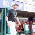 監督代行同士が笑顔でメンバー表を交換　楽天－巨人　両指揮官が言葉を交わす