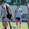 南野拓実が『メンター』として挑むＷ杯　本格練習に初参加「行くよ！ここよ！」ボール回しで選手を鼓舞