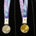 「盛り上げよう」アジア大会まで100日　メダルや聖火トーチを披露