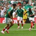 【Ｗ杯】メキシコＦＷキニョネスが大会１号ゴール！　前半９分にＧＫの股を抜く一撃