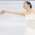 「うわぁぁぁ！」「あらら」五輪沸かせたフィギュア美女が激変姿に騒然　上目遣いでペタリ「か、かわいい」「貴重すぎる」