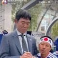 森保監督のメモを凝視する…長友！？ハチマキ着用ｗ「森保監督からの的確な指示に感謝１０００％」ホンモノではなくブラボー！橋本