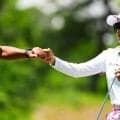 5連続バーディの桑木志帆が首位浮上 14歳ソア・キムは最年少Vへ3打差2位で週末へ