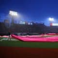 楽天－広島戦が試合再開　三回、広島の攻撃中に大粒の雨　４０分間の中断へて１９時３２分に