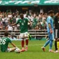 74歳62日でW杯指揮の南アフリカ・ブルース監督「まだ１次リーグ突破は可能だ」