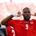 【Ｗ杯】開催国カナダが歴史的勝ち点１　後半３４分に執念ゴール！赤く染まったトロント歓喜　ボスニア・ヘルツェゴビナと引き分け