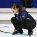 【カーリング】ＳＣ軽井沢クが決勝進出で２年ぶりＶ前進　３連続スチールなど無傷だった北海道銀行に８-５