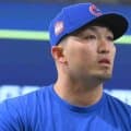 鈴木誠也まさかアクシデントで緊急交代　守備で打球を追った際に右ひざ裏付近を押さえる　うつむいて自力でベンチへ　１０試合連続安打＆再三の美技見せるも無念