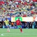 場内騒然！王国・ブラジルを切り裂いた“衝撃アシスト”「これはヤバい」モロッコ代表、“神スルーパス”→ループショット炸裂の瞬間「素晴らしい！」