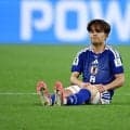 【Ｗ杯】久保建英、悪夢の負傷交代　相手と接触→左膝を痛め治療もピッチに戻れず…自ら交代をベンチに要求