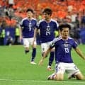 「この体勢でなぜ打てる！？」中村敬斗の“神シュート”にファン驚愕「えぐすぎる」股抜き弾にオランダ守備陣唖然【W杯】