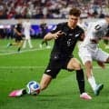 史上初W杯「母子出場」ニュージーランドDFが途中出場「父子」ジダン家も実現で異例1大会2組