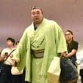 大関・霧島がパリ公演から帰国　ヨーロッパアルプス最高峰のモンブラン登頂もあわや高山病に苦笑い「上に上がって、具合が悪くなってしまった」