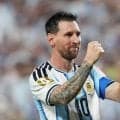 メッシの危険プレーをめぐり、退場者の出た南アフリカの監督が抗議