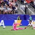 【W杯】イングランドの10番が「何もないところから生み出した」 驚速の縦突破→“そのまま決める”…ベリンガムにファン衝撃
