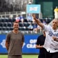 イングランド監督、MLBで始球式　快勝から一夜明けリラックスムード、エースFWケインら集結