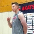 【バスケ】パリ五輪代表のジョシュ・ホーキンソン　サッカーＷ杯オランダ戦「本当に感動」…必勝ハチマキで現地観戦
