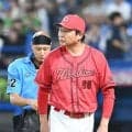 広島が守乱で大敗　四回に小園の野選、坂倉の悪送球が絡んで一挙５失点　新井監督「取り返すことに期待したい」
