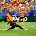 【Ｗ杯】日本と同組のオランダ、スウェーデン相手に２-０で前半終了　今大会初先発のＦＷブロビーが２発