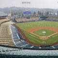 ドジャース大敗試合の数時間前に近所の火災で球場にも黒煙充満、緊急事態宣言も